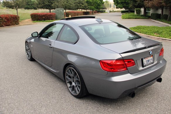 Dinan Free Flow Axle-Back Exhaust - 2007-2013 BMW 335i/335is/335xi Stainless Steel - Black Tips - E92/E93