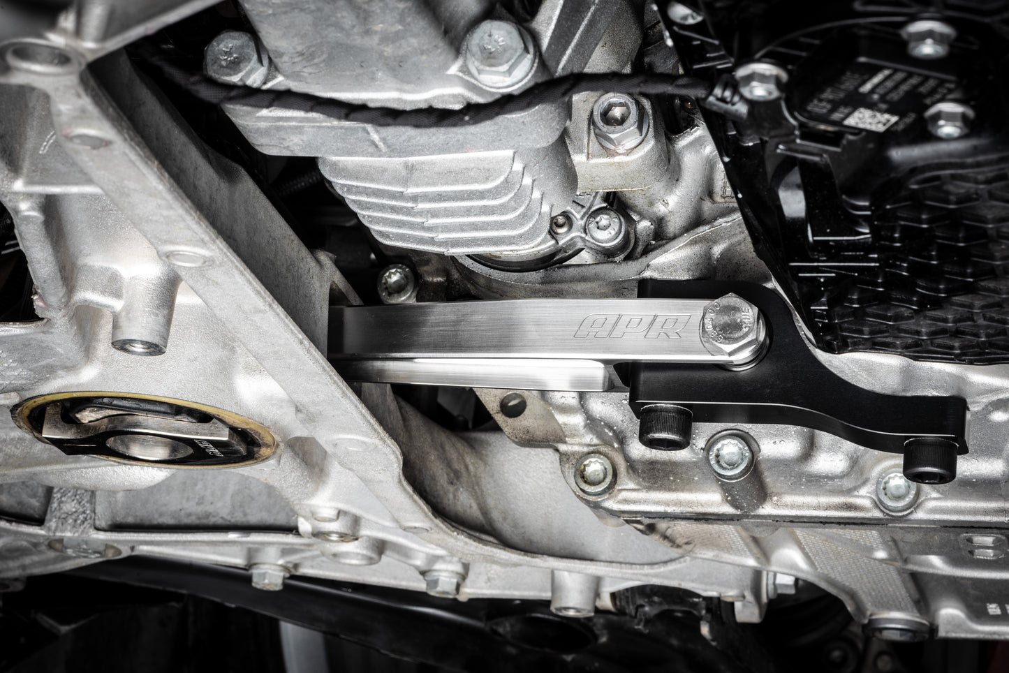 APR Billet Stainless-Steel / Aluminum Pendulum Mount MQB (7 Speed DQ381)