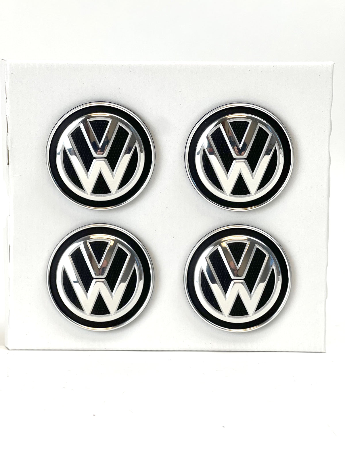 Genuine VW/Audi 000-071-213-C four-cap set; repeated source photo 5