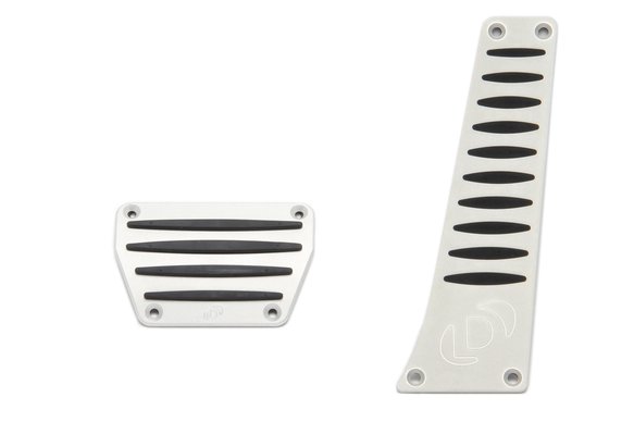 Dinan F9x X5M/X6M Experience Package (E) Closed Intake / Black Exhaust / X-Pipe / Springs + Bumpstops / ZF8 Pedal Pads
