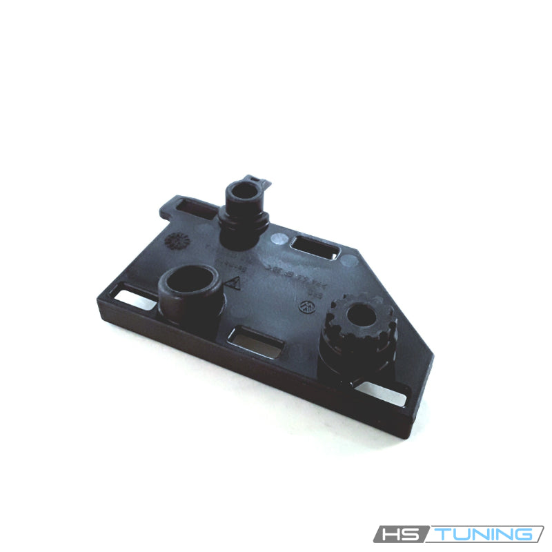 7L0-121-093-A Genuine VW/Audi individual coolant-reservoir mounting bracket, original archive bracket image, repeated original archive photo 3