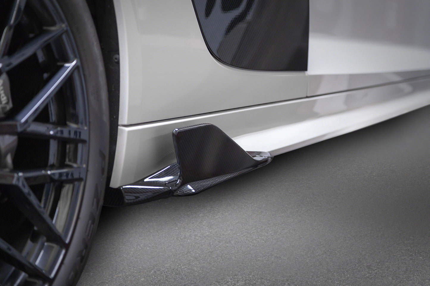 Audi R8 (Gen2) - Carbon Fiber Side Fins