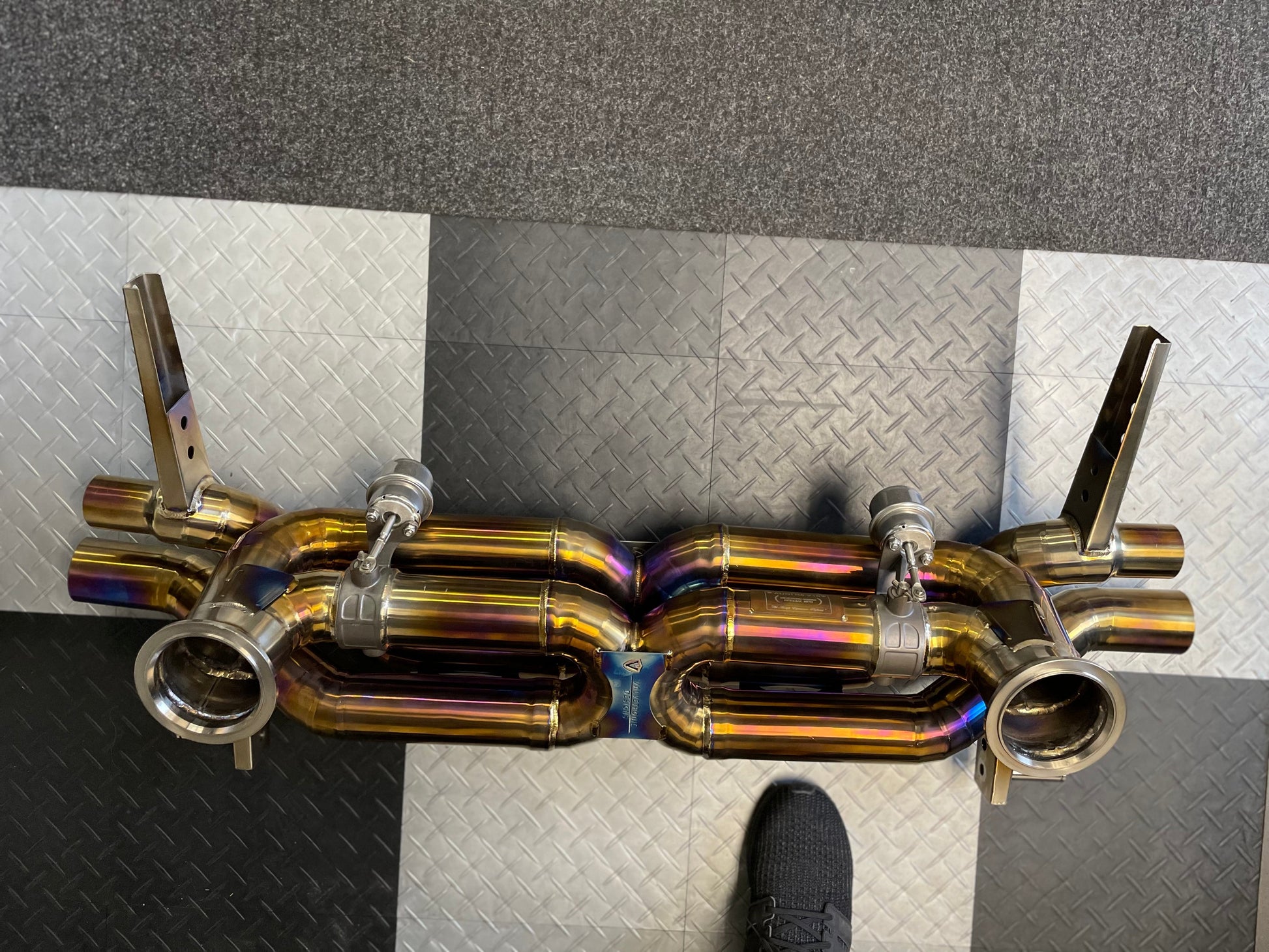 R8/Huracan Valved Sport Exhaust System