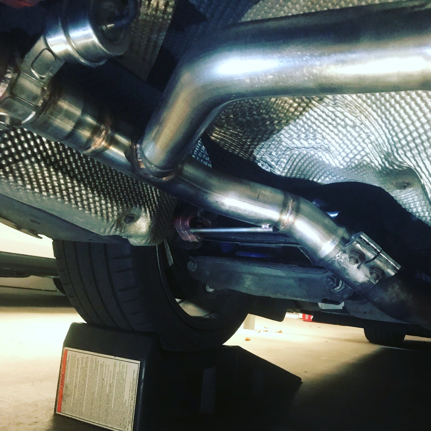 BMW E9x 335i Axleback