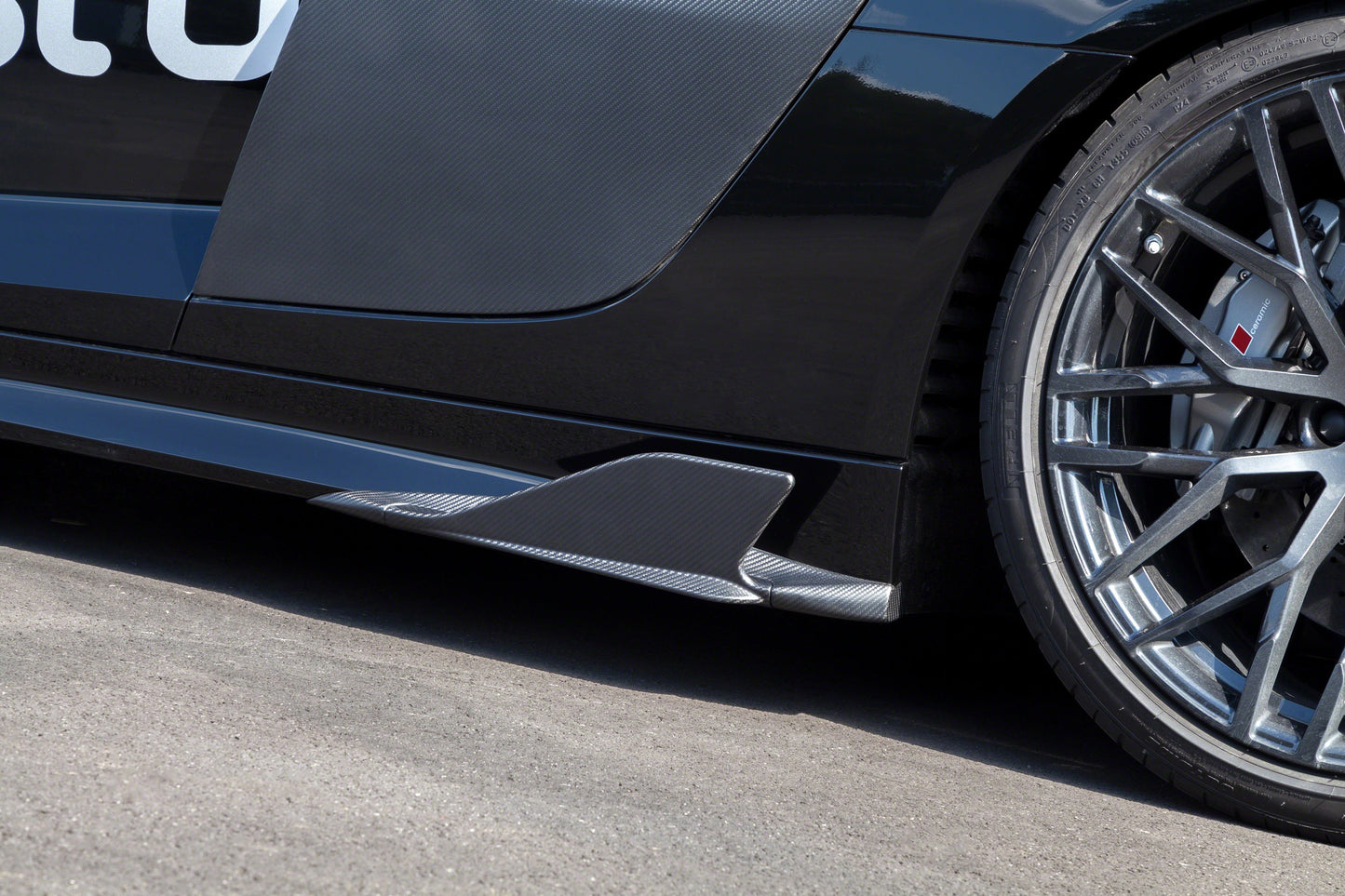 Audi R8 (Gen2) - Carbon Fiber Side Fins