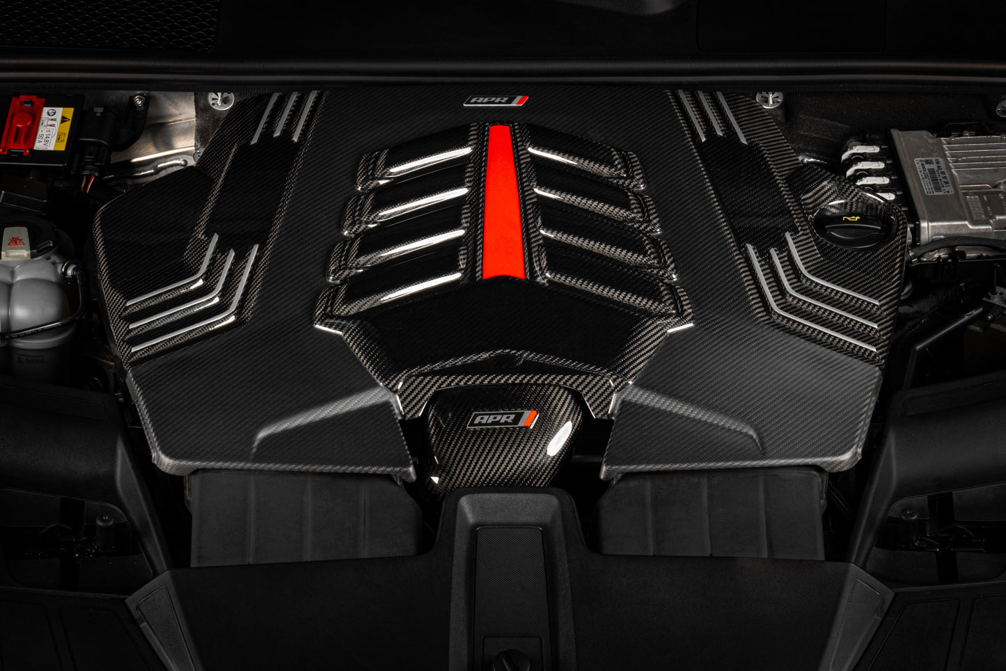 APR Engine Cover - 2.9T/3.0T/4.0T (4M) SUV - Carbon Fiber