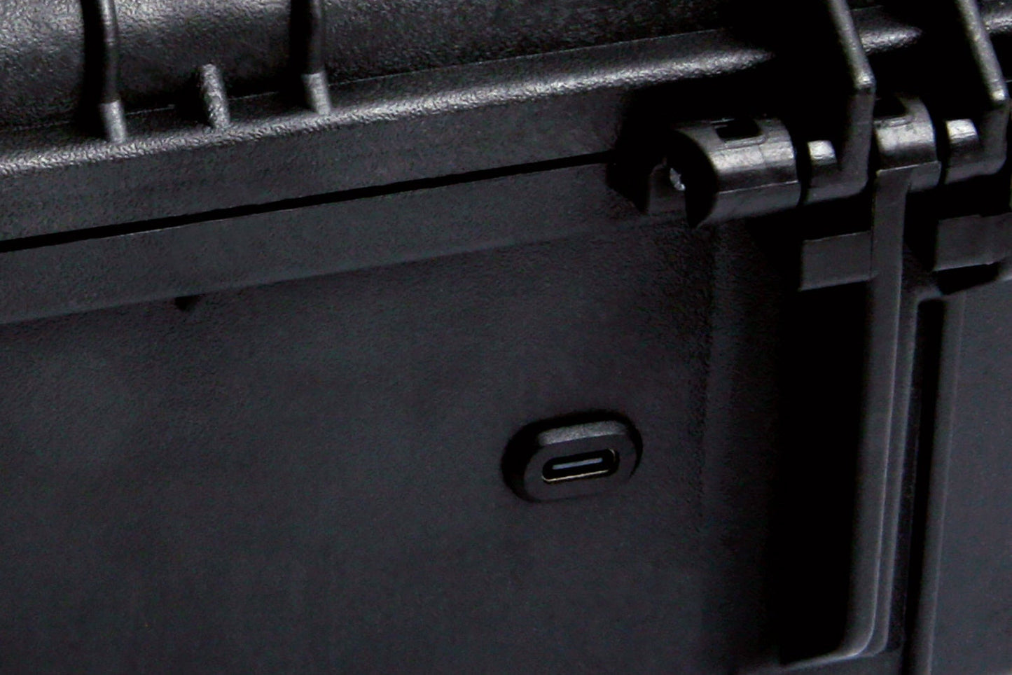 CANchecked TMB04 Tire Temperature Monitoring Set - Bluetooth and Charging Box