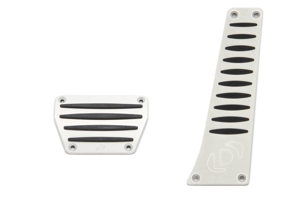 Dinan F9x X3M/X4M Experience Package (E) Closed Intake / Black Exhaust / X-Pipe / Springs + Bumpstops / ZF8 Pedal Pads